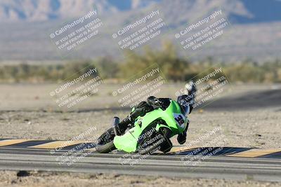 media/Dec-07-2025-CVMA (Sun) [[3e7d2de5dc]]/Race 18-Formula Twins-Formula 40 UL/